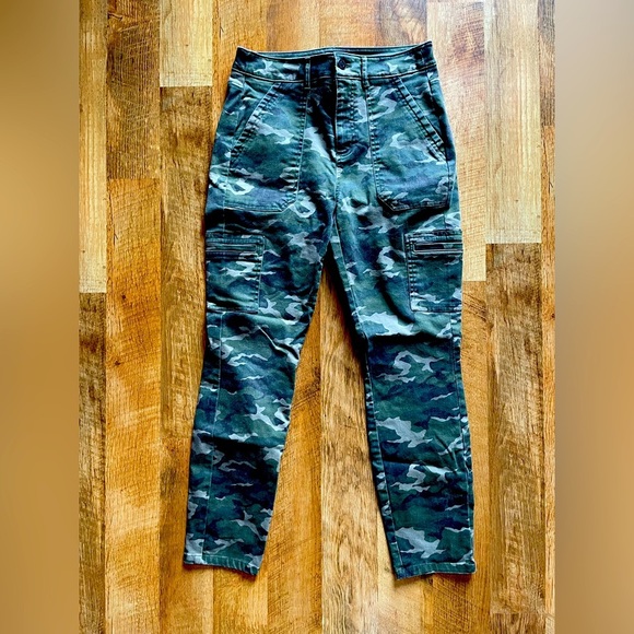 Nine West Camo Green Track Pants with Slim Fit and Casual Style - Picture 1 of 6